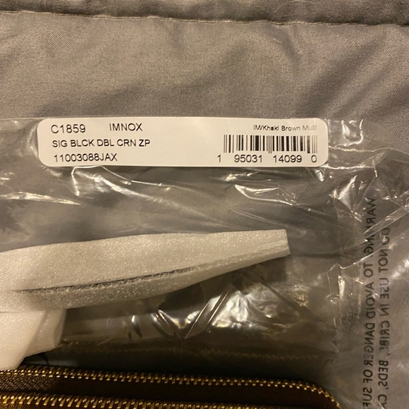 NWT Double Corner Zip Wristlet In Signature Canvas - Picture 4 of 8